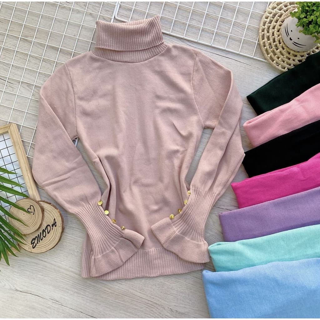 Blusa trico manga longa com botao cacharrel gola alta
