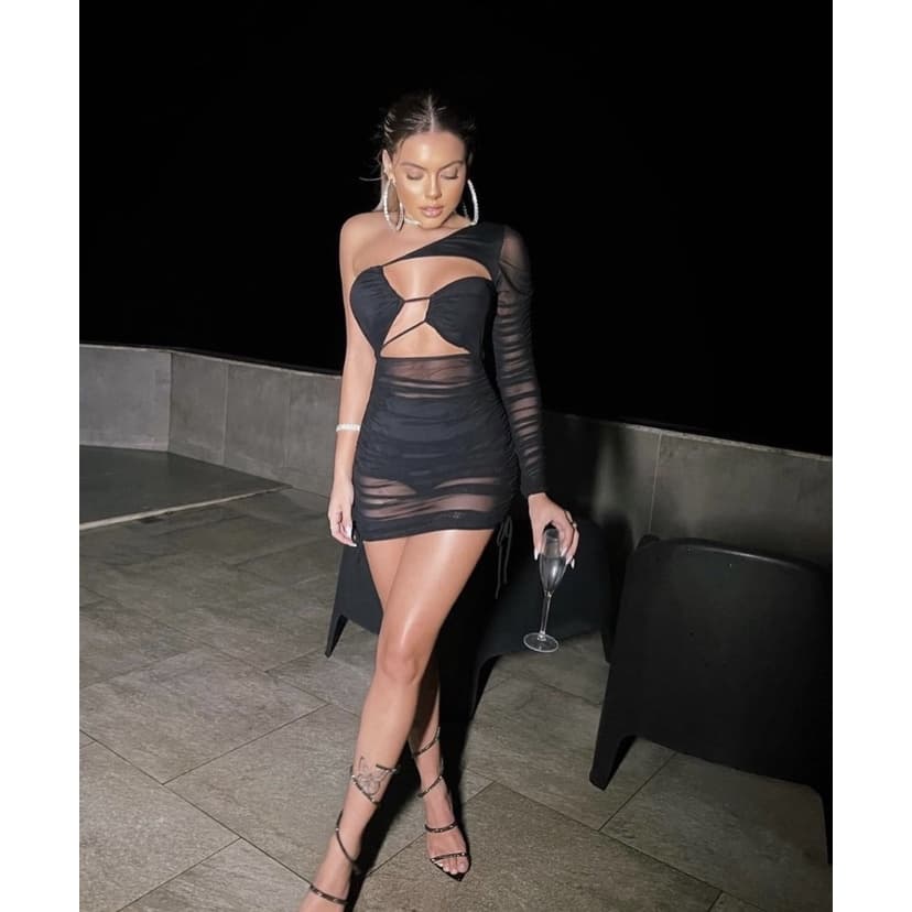 Vestido em tule de festa com forro moda balada preto decotado mula manca feminino curto com bojo transparente com lycra