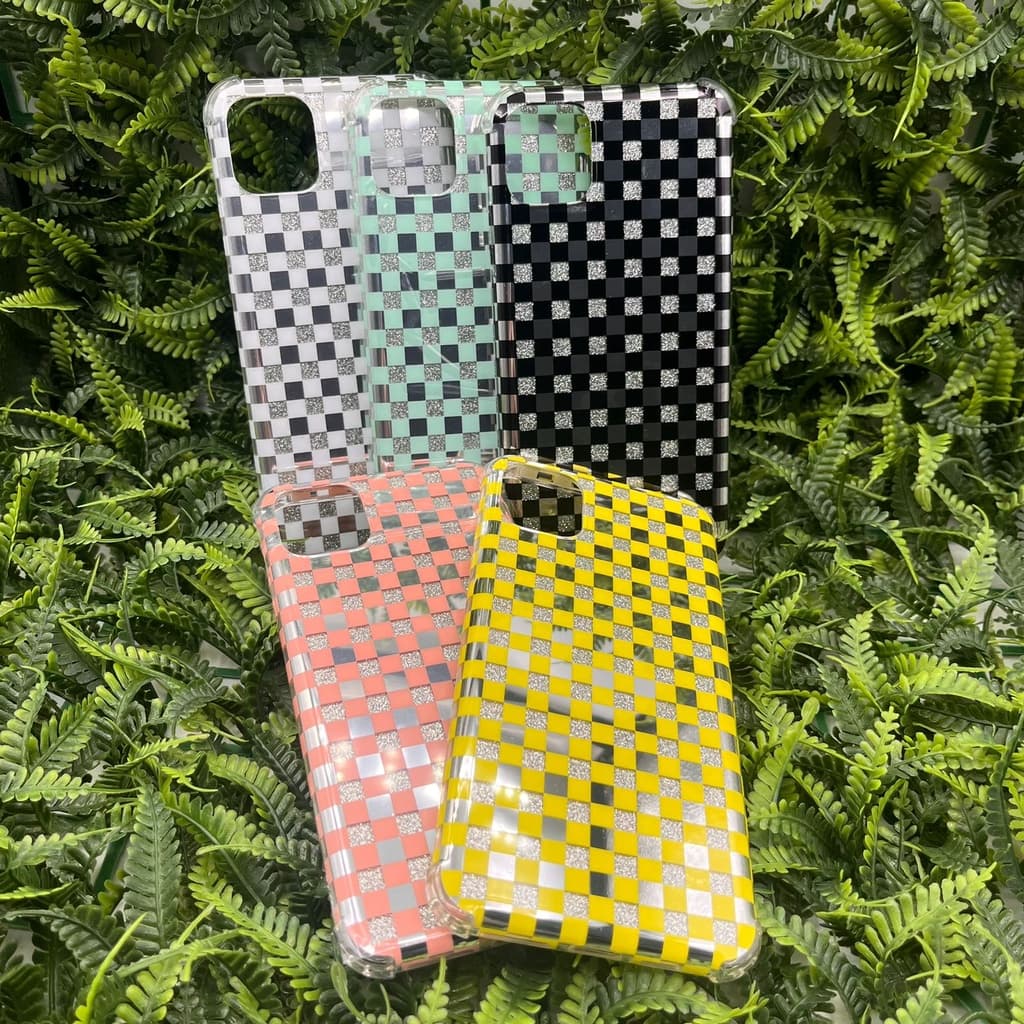 Capinha para iPhone quadriculada espelhada