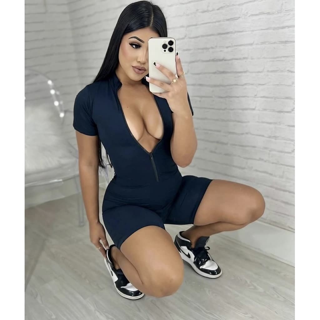 Macaquinho Suplex Moda Gringa Com Ziper Shorts Curto Macacão Liso Feminino Fitness Academia Gringo