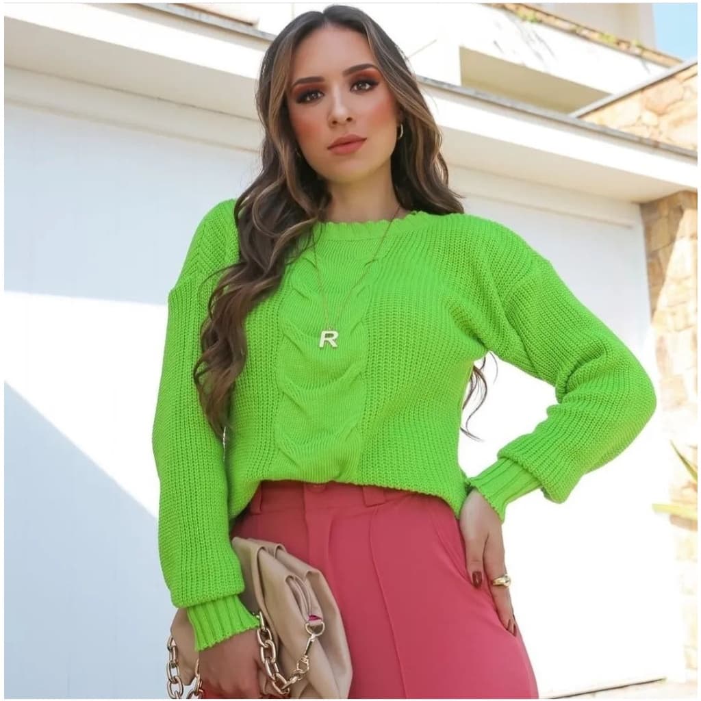 Blusa de frio com trança frontal estilo blogueirinha moda 2023