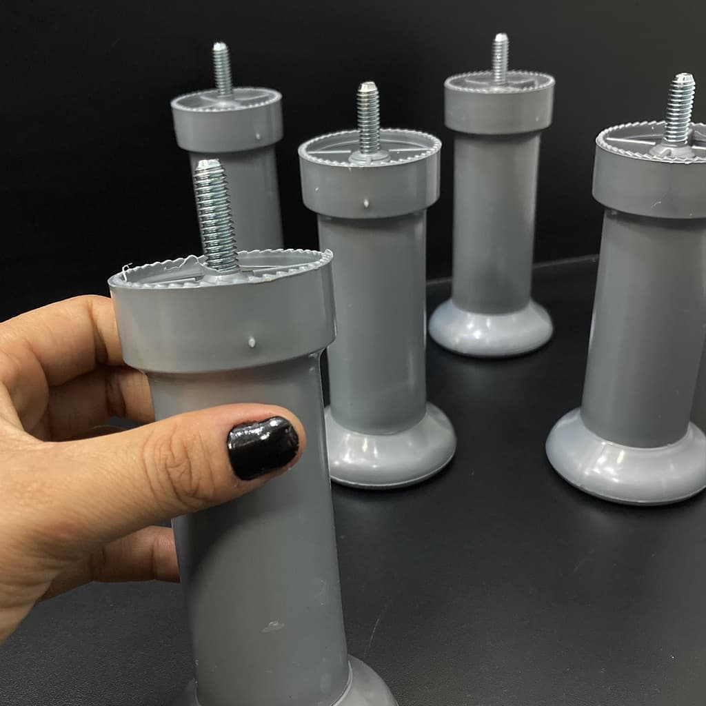 Kit 7 pés de plástico para cama box 13 cm Reforçado Super Oferta