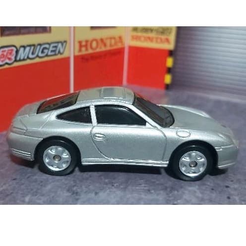 MAISTO PORSCHE 911 LOOSE SEM EMBALAGEM ESCALA 1.64 TAMANHO 7CM LOOSE