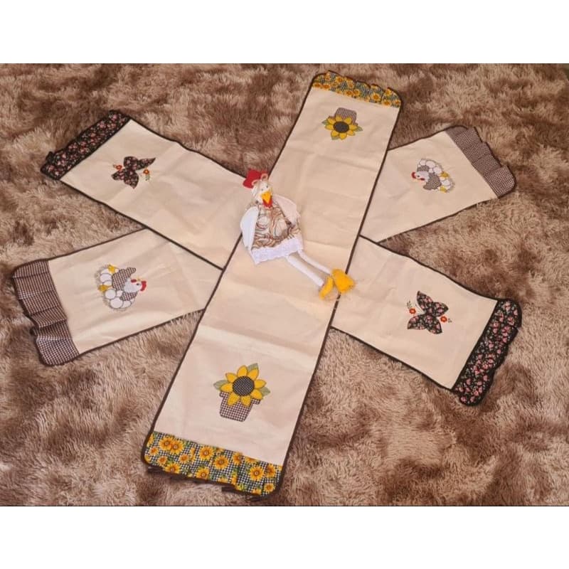 Caminho de Mesa 100% algodão bordado com Barrado todo em volta promoção cores variadas(envio aleatorio)