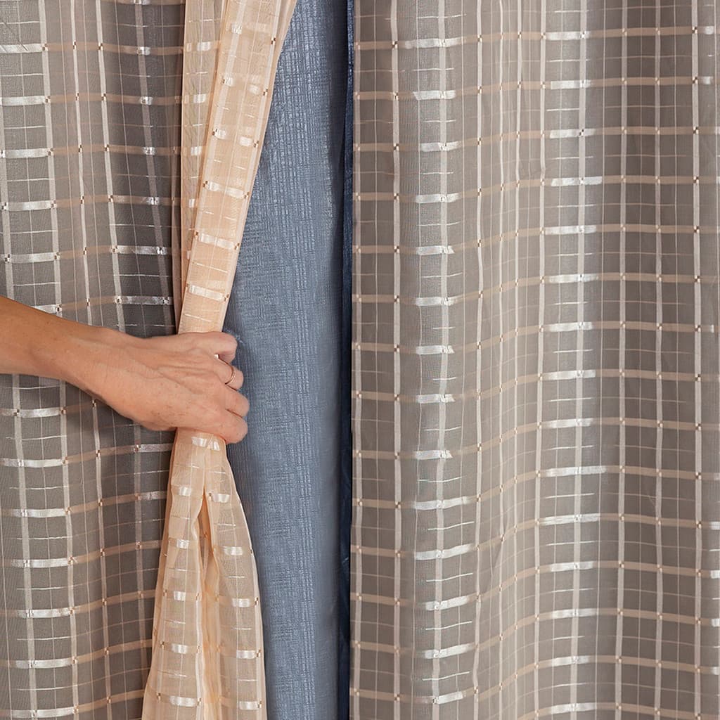 Cortina Blecaute Cinza c/ Tecido Voil Xadrez 2,00 m x 1,40 m