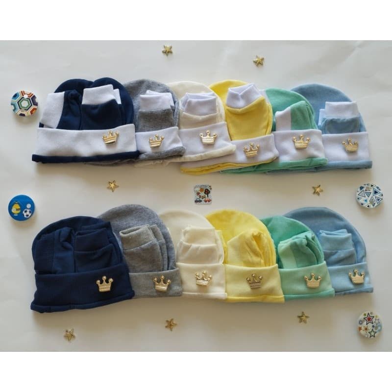 kit touca, luvas ,sapatinho com detalhes de Coroa