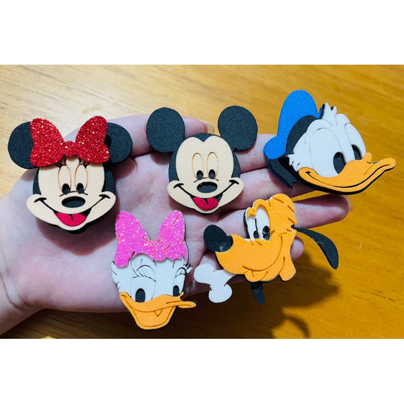 100 apliques em Eva (turma do mickey pato donald margarida Pluto mickey e minnie)