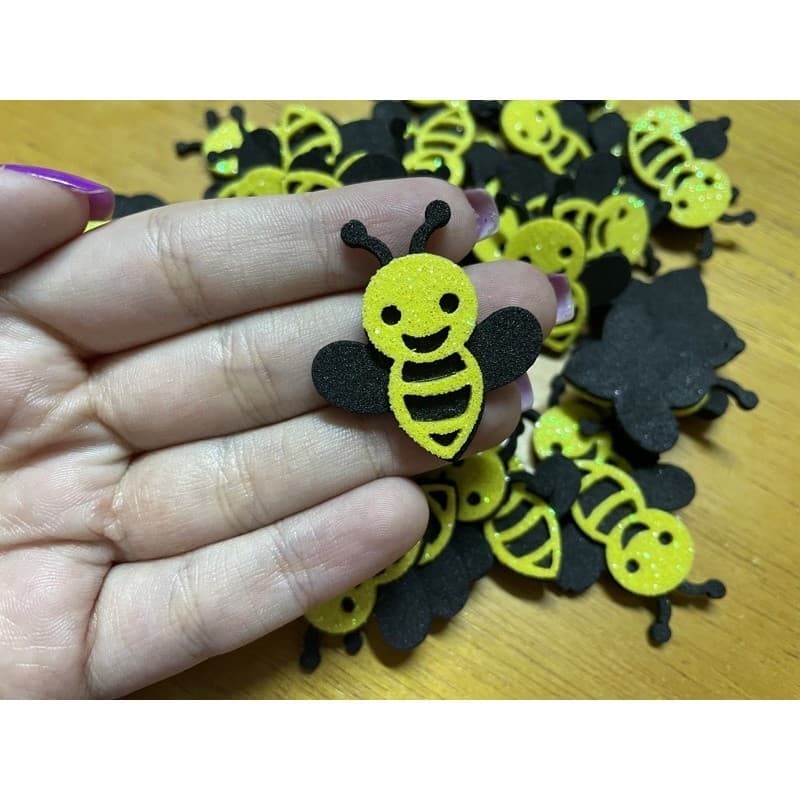 50 apliques em Eva para acessório pet (abelha)