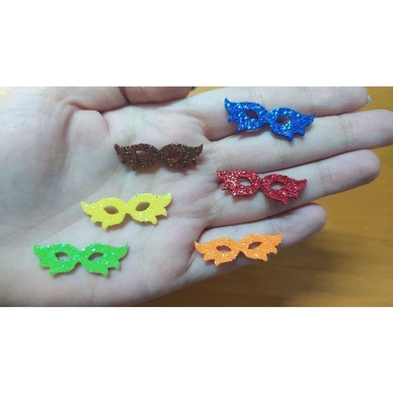 100 Apliques em Eva (mini máscaras de carnaval para laços pet)
