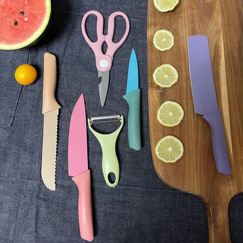 Facas Colorido Inox Com 6 Peças Sobre O Conjunto De Utensilio De Cozinha Em Inox