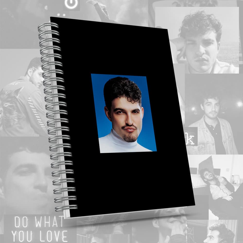 Caderno Jão com brinde especial - Capa dura, tamanhos A5 ou A6.