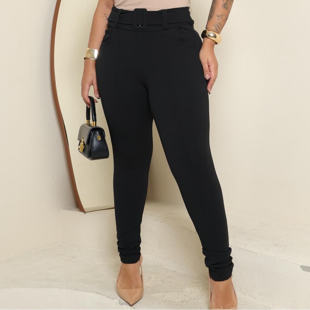 Calça Feminina Skinny em Malha Crepe – Cintura Alta com Cinto Forrado e Bolsos