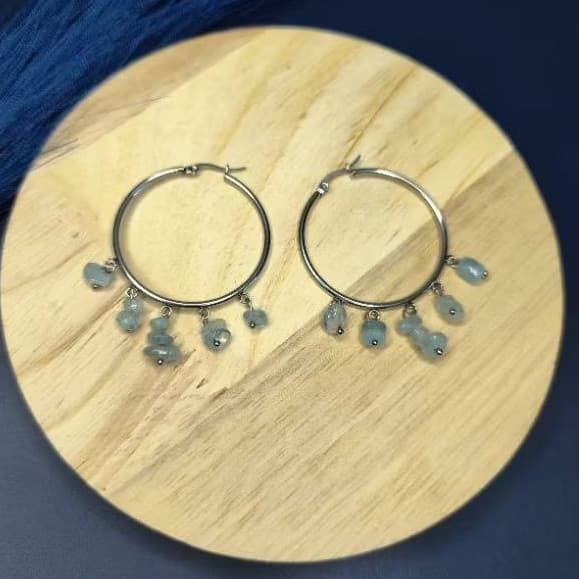Brinco com Aquamarine Natural Pedra de 2026 Argola Média em Aço Inoxidável