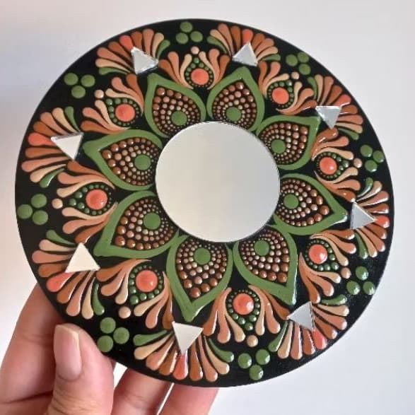 Mandala Decorativa, Pintura Pontilhada,15 cm. Placa em MDF.