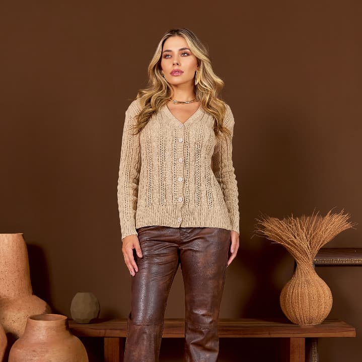 Cardigan Feminino Tricot Trabalhado com Botões Manga Longa Elegante