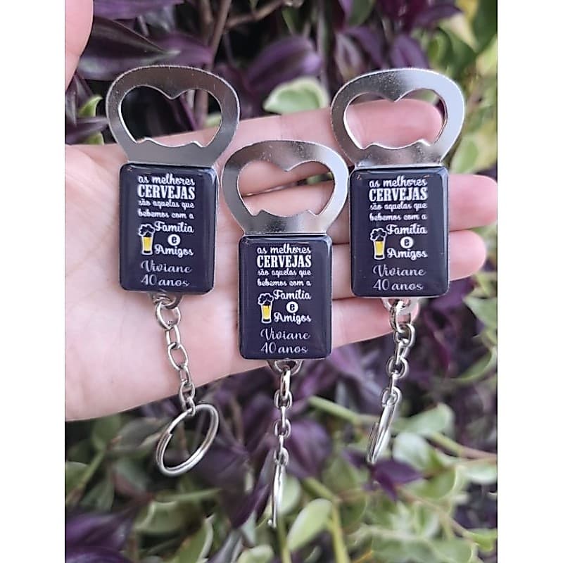 Kit 80 chaveiros chapinhas de metal abridor personalizado em resina