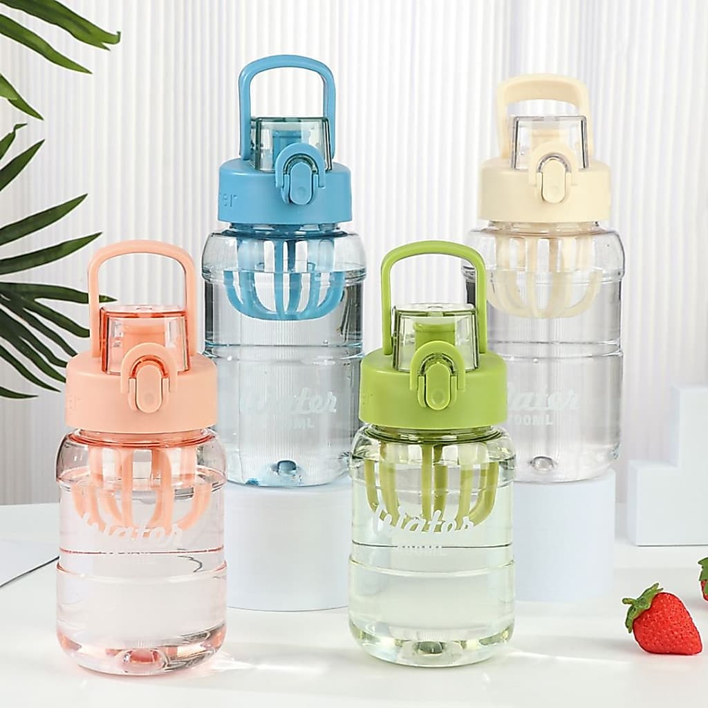 Garrafa Squeeze Plástica 700ml com difusor Garrafa de Água Academia Escola