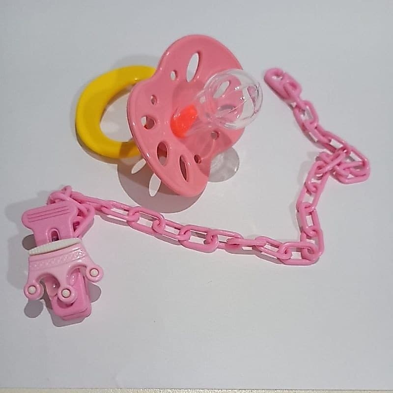 kit chupeta e prendedor rosa (bico silicone comum prendedor com pingente sortido)