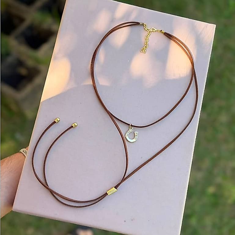 Gargantilha Feminina Courinho Moda Country Estilo Boiadeira Varios Modelos em Couro Ferradura Cavalo Choker Prata Dourad