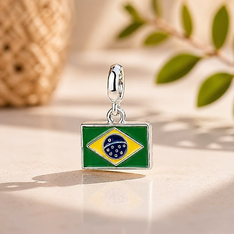 Berloque Bandeira do Brasil | Banhado a Prata 925 | Presente Patriotas Brasileiros