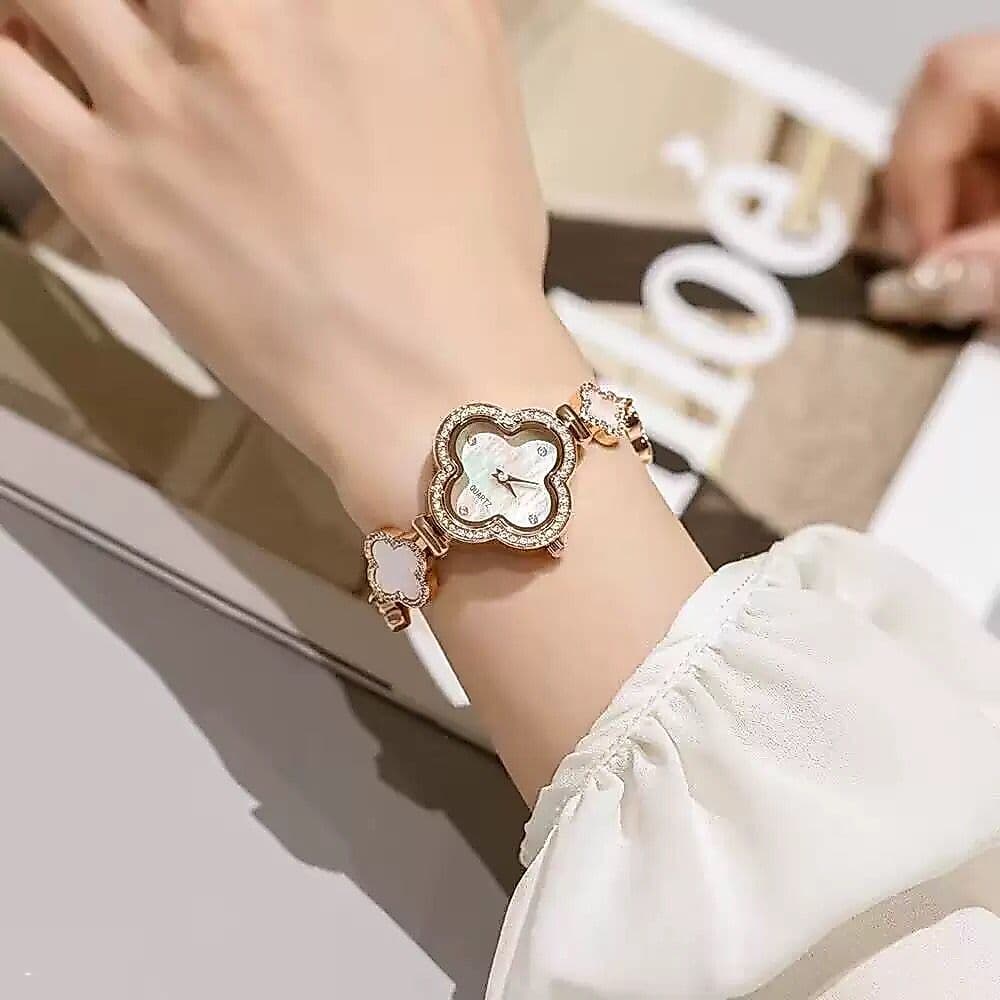 Rel贸gio de Quatro Folhas de Diamante Trevo Collegiate com Pequeno Mostrador Puxar聽Pregui莽osa