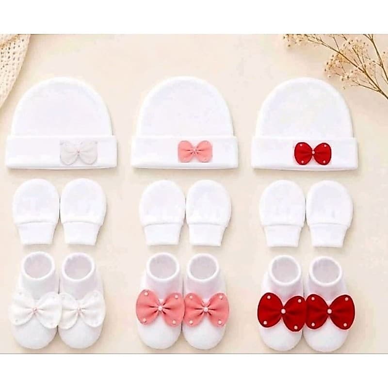 Kit Touca,luva e pantufa Bebê RN – Laço com Pérolas | Saída Maternidade / Presente