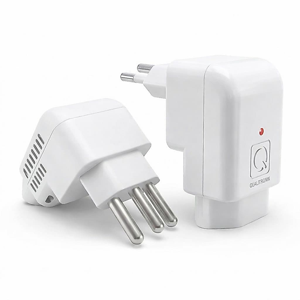 Plug Protetor de Tomada 3 Pinos 20A Branco Desing 90° Que Não Bloqueia Tomadas para Eletromésticos