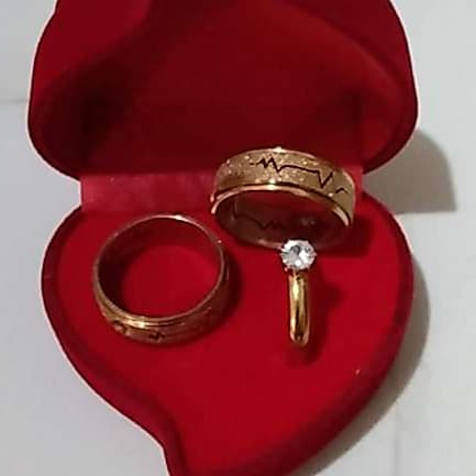 Par Aliança 8mm +ANDE DIAMANTE caixa Namoro Compromisso Brilho Batimento Coração Vazado cor dourado