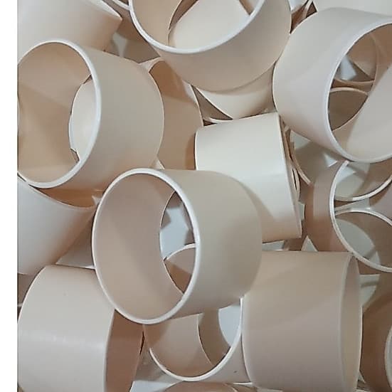 10 tubos pvc 40mm( com 8 centímetros de comprimento)