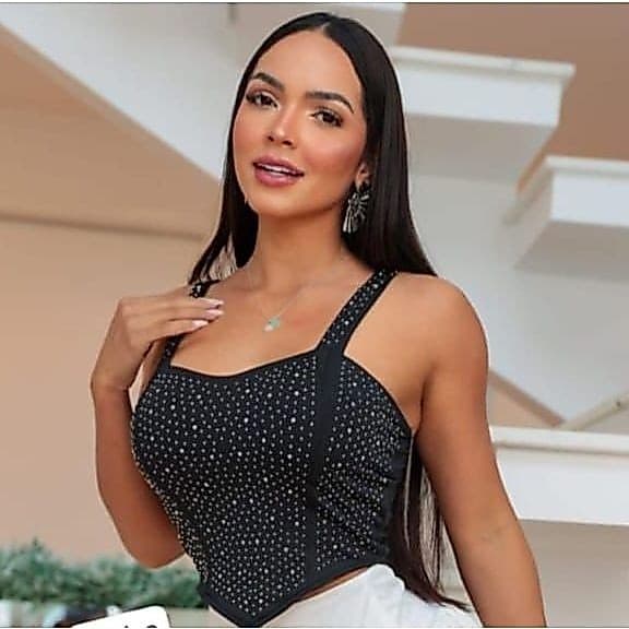 Blusa Cropped Pedraria Top Pedra Pedrinhas Strass Brilho  Regata Regatinha Morcego