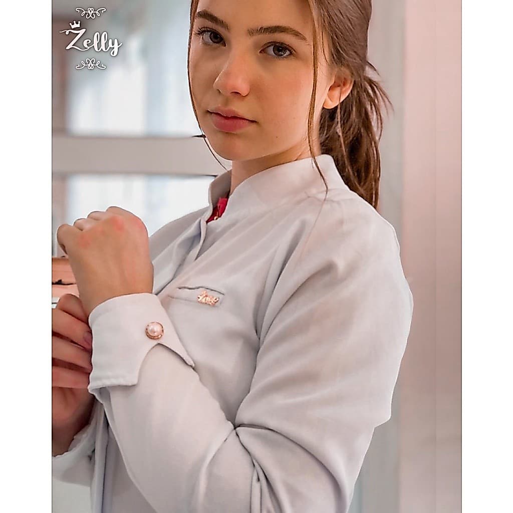 Jaleco Feminino Gola Padre, produzido em tecido Gabardine, modelo Gislaine com opcao de  bordados