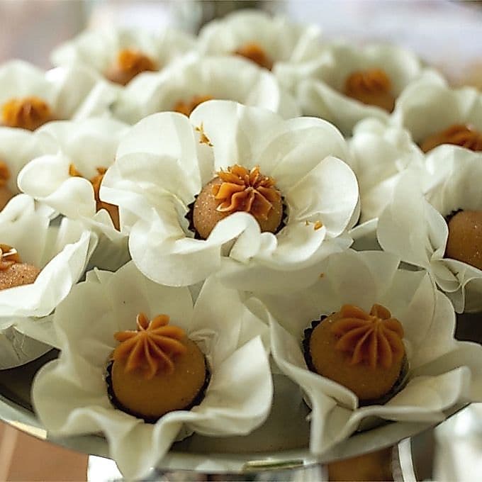 500 Forminhas Para Doce Fino Flor Camélia 3 Camadas Festa