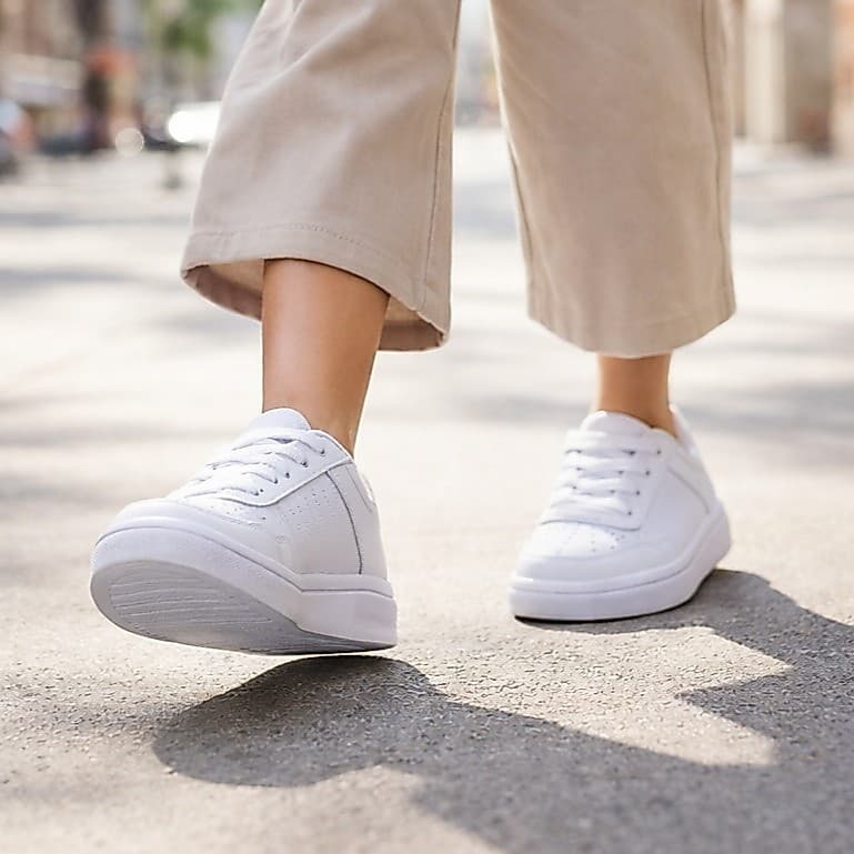 Tênis Infantil Unissex Casual Branco Modelo Versátil Confortável para Bebês e Crianças de 1 a 8 Anos