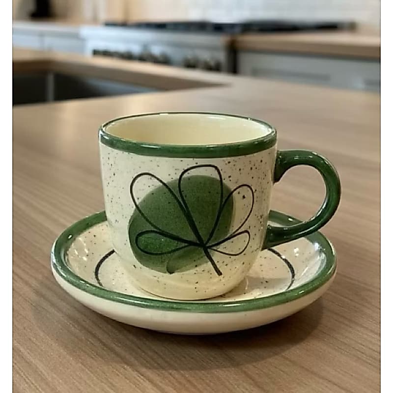Xícara Verde Com Pires Para Café Ou Chá 50ml Feito De Cerâmica Pintado A Mão