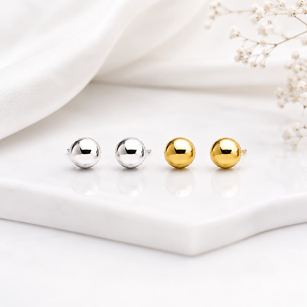 Brinco Bolinha Minimalista | Semi Joia Banhada Ouro 18k e Prata 925 - Não causa alergias - Envio imediato