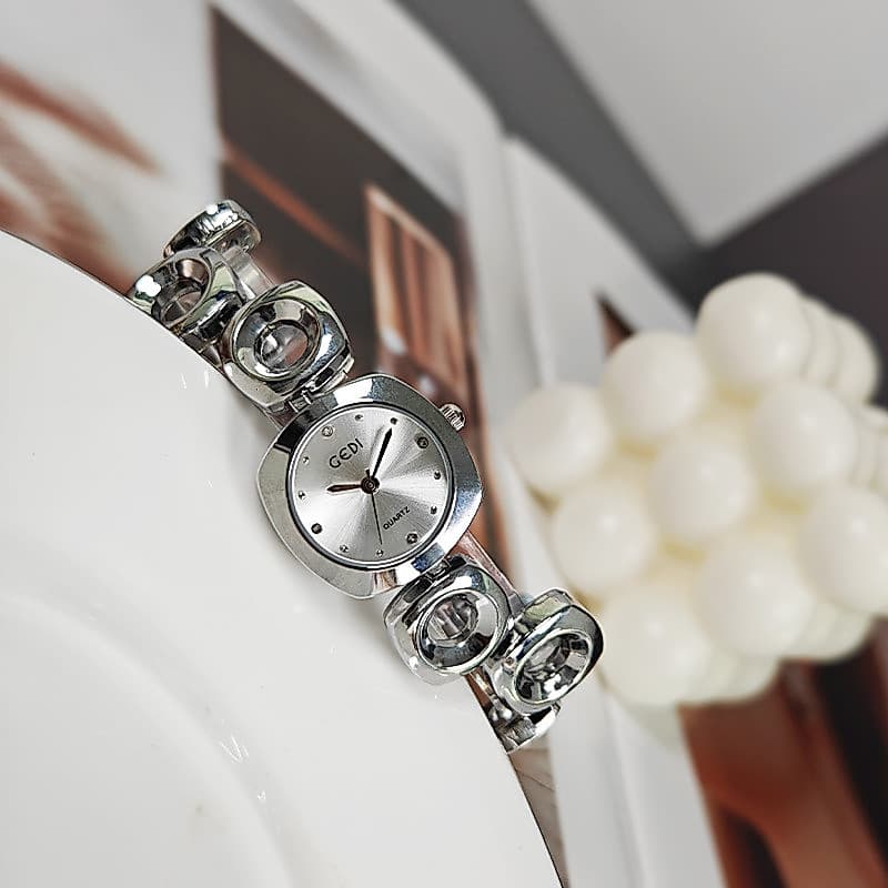 GEDI luz luxo nicho Irregular pulseira relógio temperamento Medieval High-End relógio de quartzo senhoras liga relógio