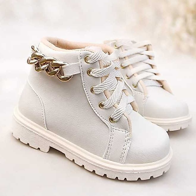 Bota Coturno Infantil Menina  Moda Inverno Detalhe em Corrente Dourada Antiderrapante
