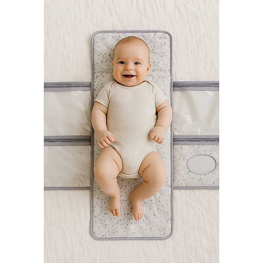 Trocador portátil para bebê cinza metalassê em suede