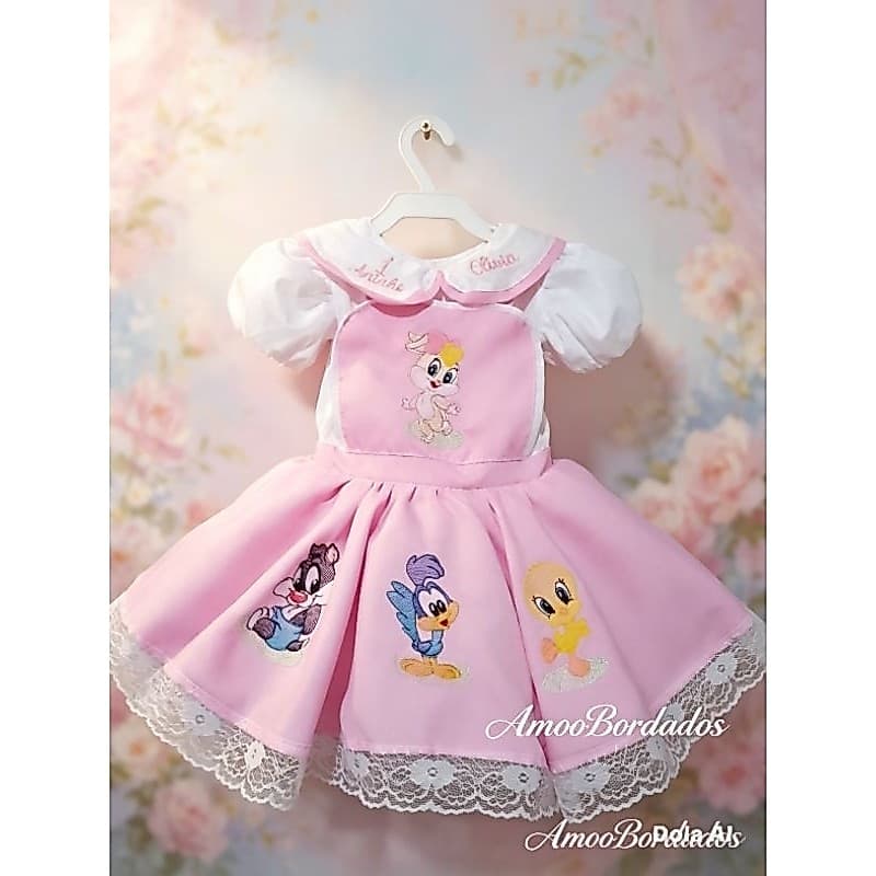 jardineira looney tunes,vestido jardineira looney tunes para aniversário