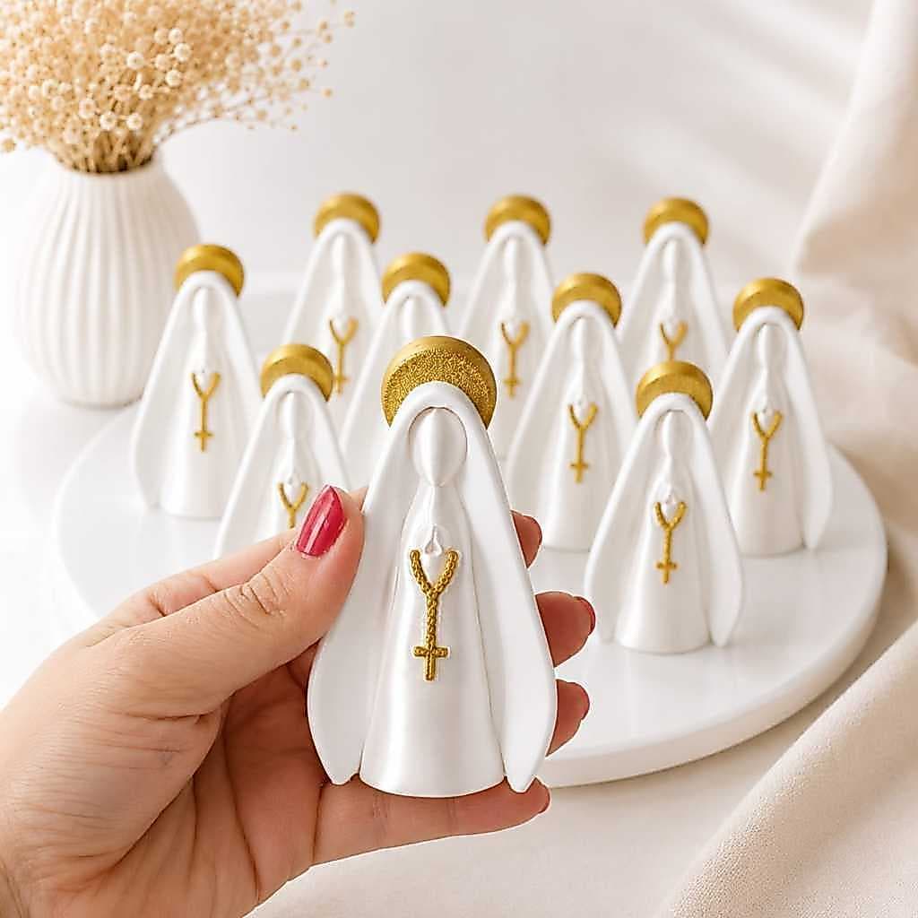 Nossa Senhora Manto Branco Com Corpo Perolizado Minimalista 8cm | Decoração Religiosa em Plástico Resistente