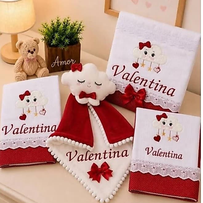 Kit Maternidade Com Manta Fralda e Naninha personalizado o nome do bebê, menina