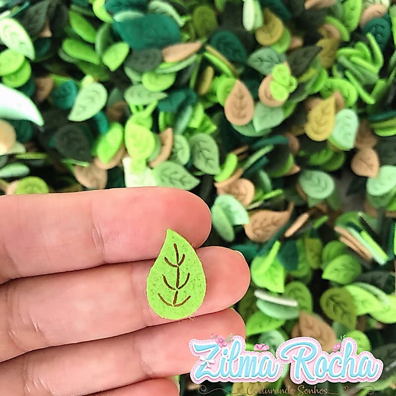 Pacotão de folhas  2 cm - Recortes de Feltro - Aproximadamente 600 Unidades ou 100 Unidades