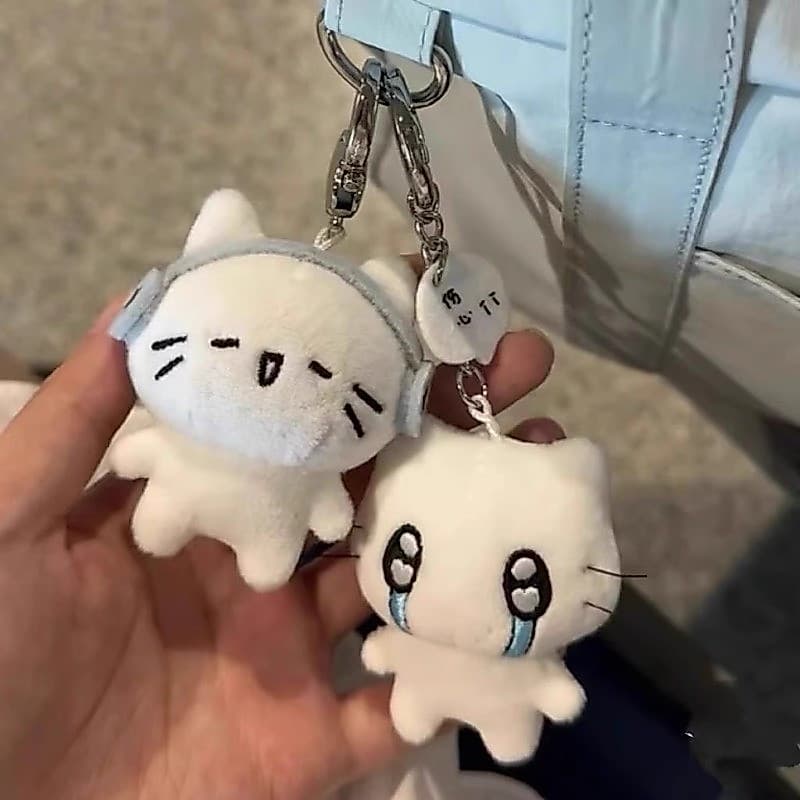 2 Fones De Ouvido De Cura Gato Boneca De Pelúcia Chaveiro Dos Desenhos Animados Mochila Pingente