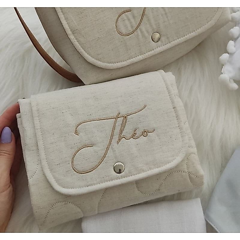 Trocador portátil para bebês tamanho 50x60 várias cores com bordados personalizados nome do bebê