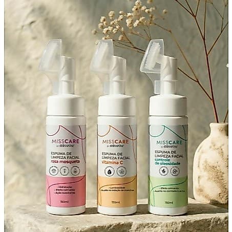 Espuma de Limpeza Facial Misscare Escova Silicone Vitamina C Rosa Mosqueta Oleosidade Skincare 150ml