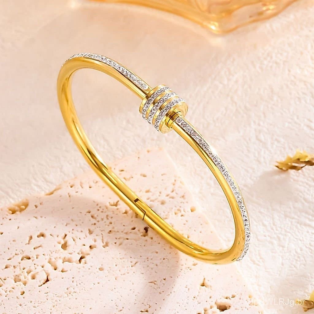 Estilo quente cheio de diamante cintura pequena 18k pulseira de aço titânio luz nicho de luxo