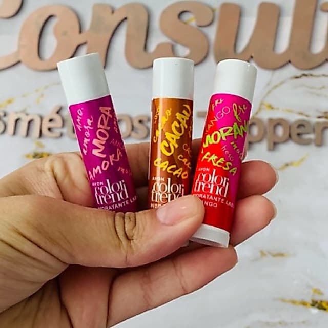HIDRATANTE LABIAL AVON COLOR TREND MORANGO/ MANTEIGA KARITE/ AMORA