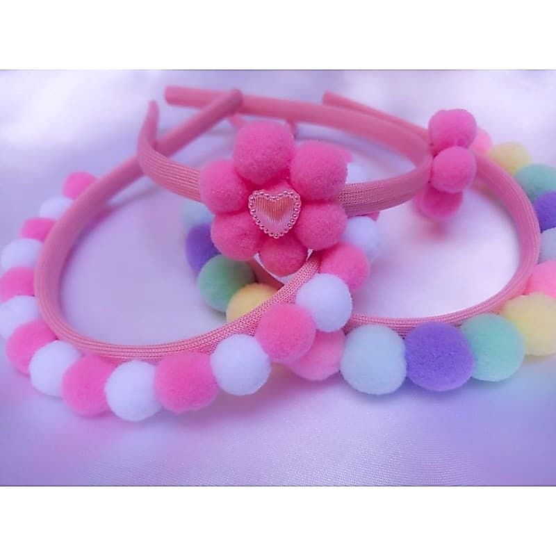 kit 3 Tiaras Com Pompons Grandes e Pequenos Com Coração Kit Tiaras Arquinho Menina 3 Peças Diadema Infantil Acessório