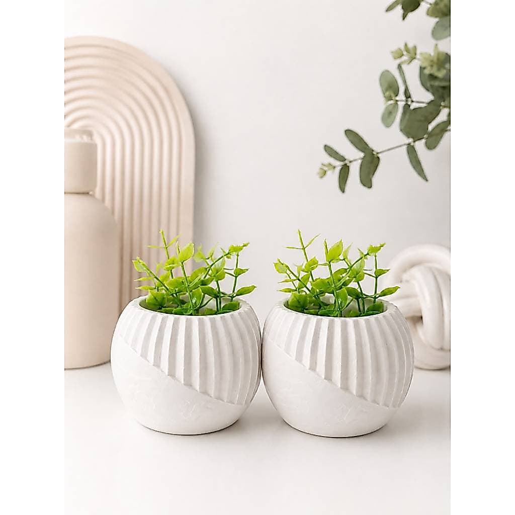 Kit 2 Vasos de Gesso Decorativos com Plantas Artificiais – Elegância e Charme para Sua Decoração