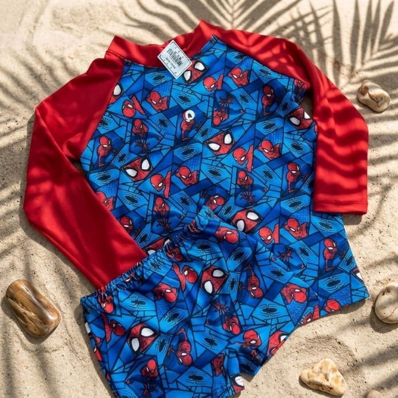 Look Infantil Masculino para Praia e Piscina Com Proteção UV50+ Camisa + Shorts Estampado